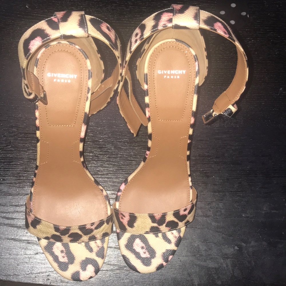 Authentic Givenchy leopard print heals